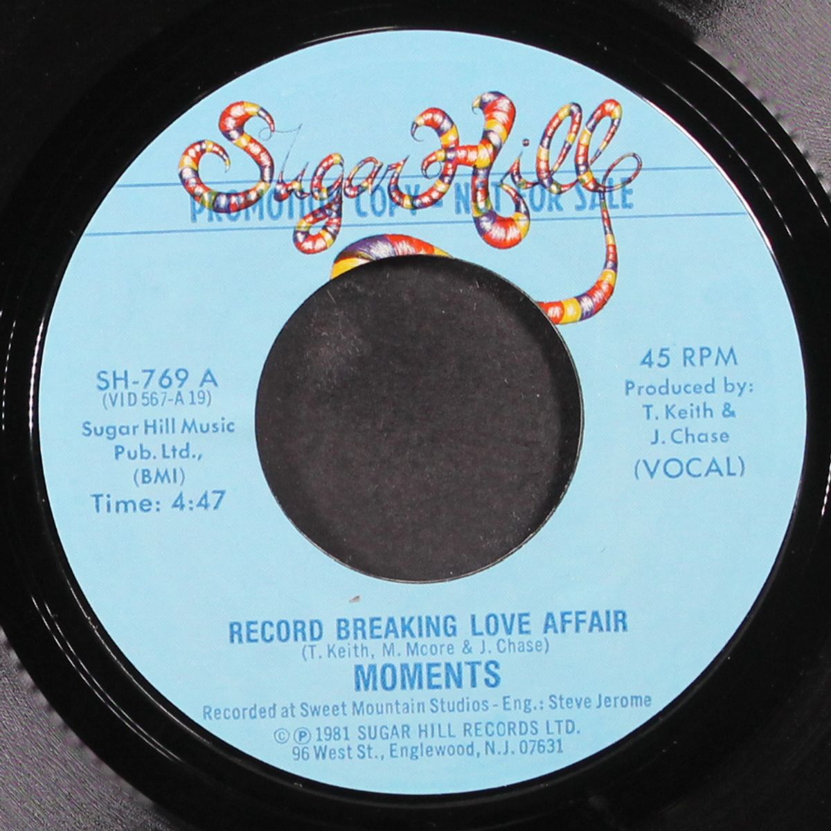 record breaking love affair / short by MOMENTS