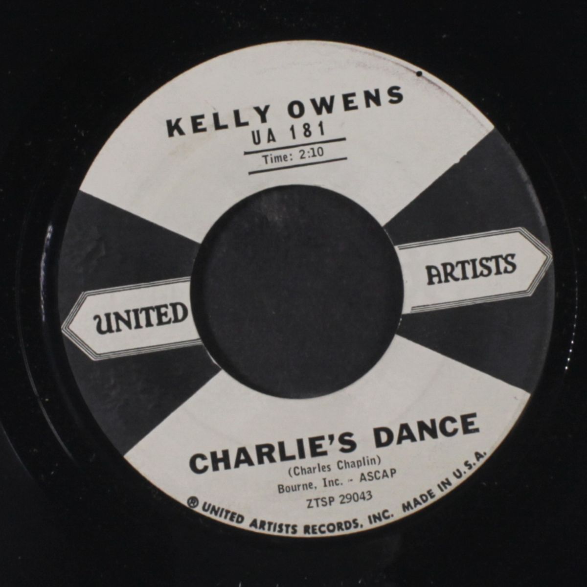 charlie's dance / smile by KELLY OWENS