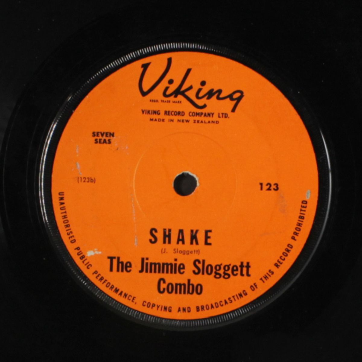 shake / yakety sax by JIMMIE SLOGGETT