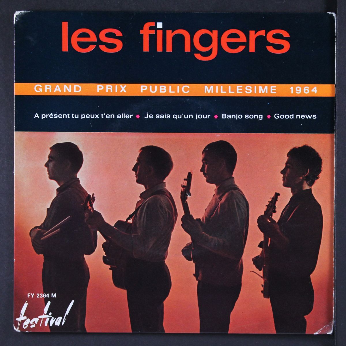 le grand m.... / pas cette chanson by LES FINGERS