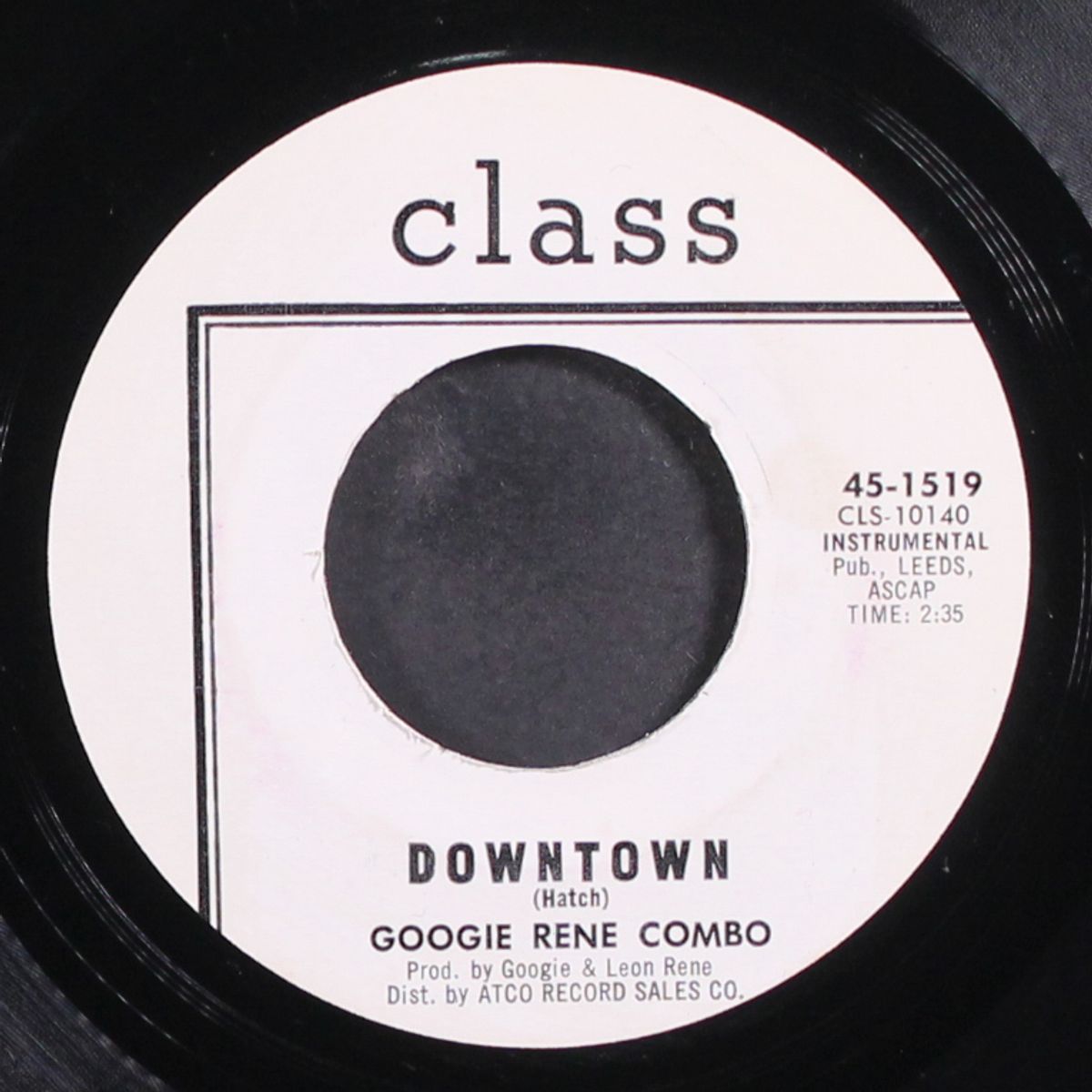 beautiful weekend / downtown by GOOGIE RENE