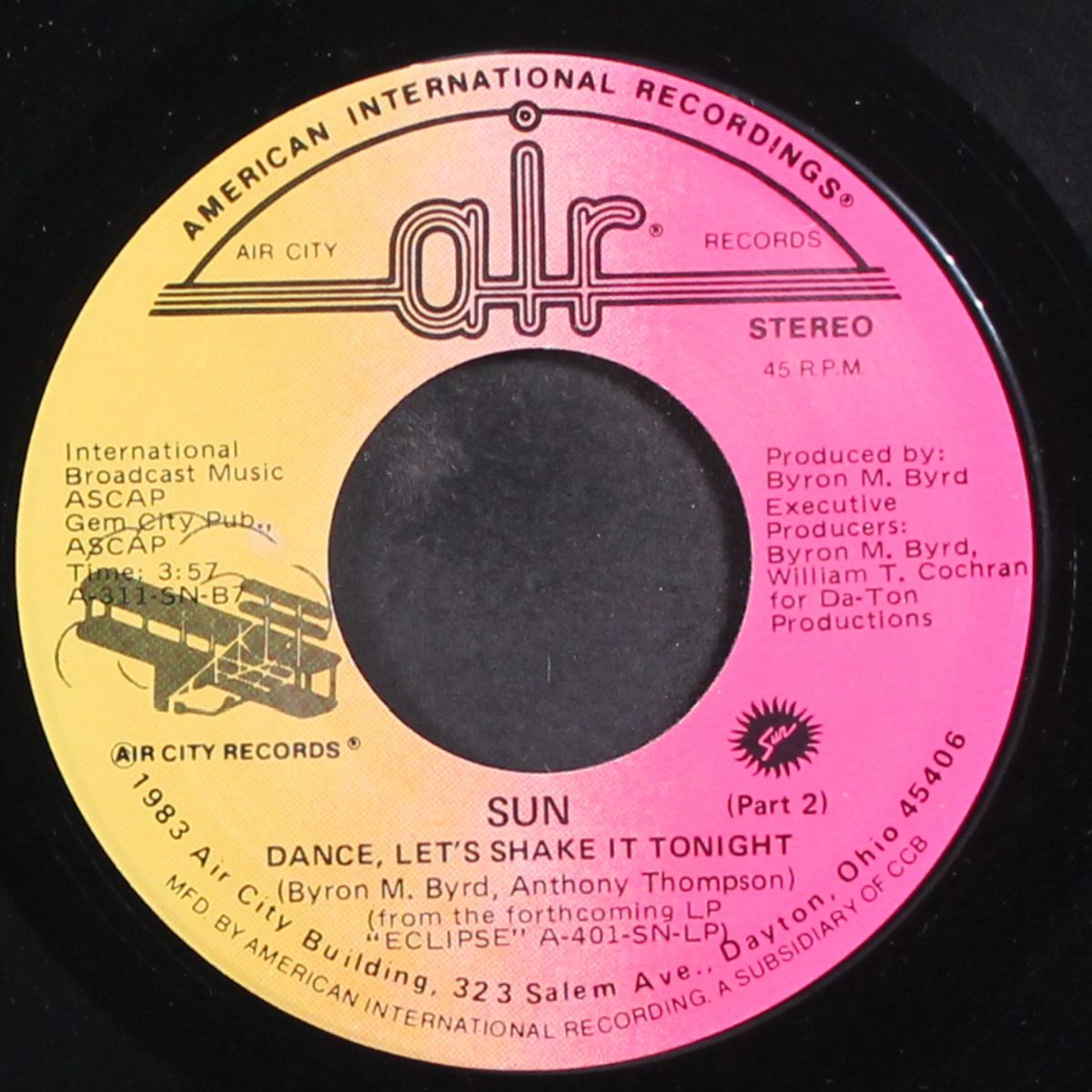 dance, let's shake it tonight / part 2 by SUN