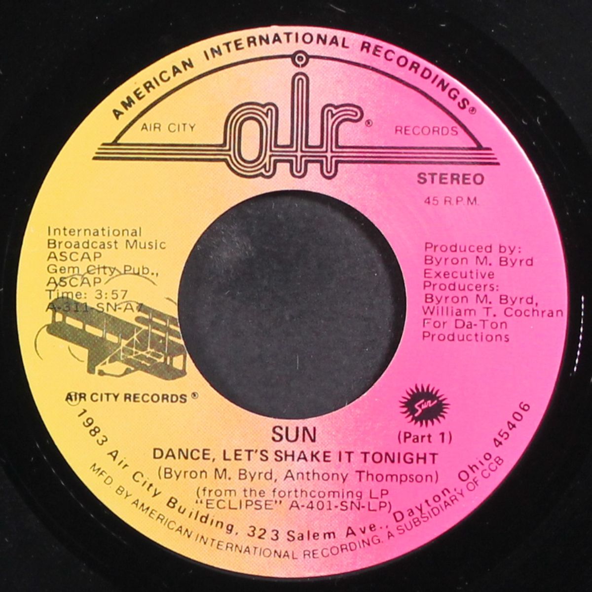 dance, let's shake it tonight / part 2 by SUN