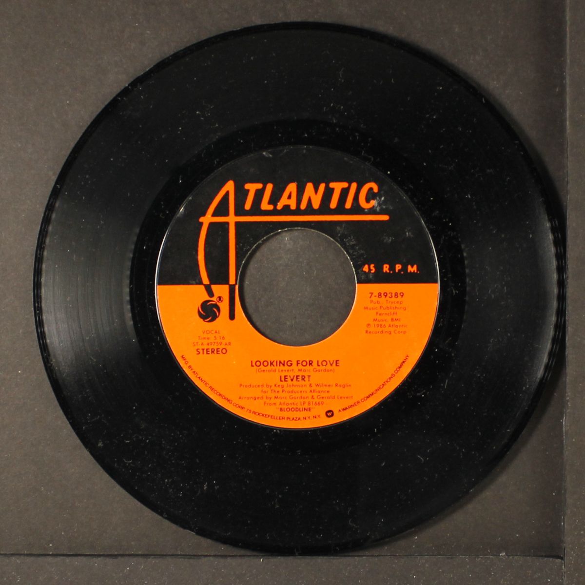 pop pop pop / looking for love by LEVERT
