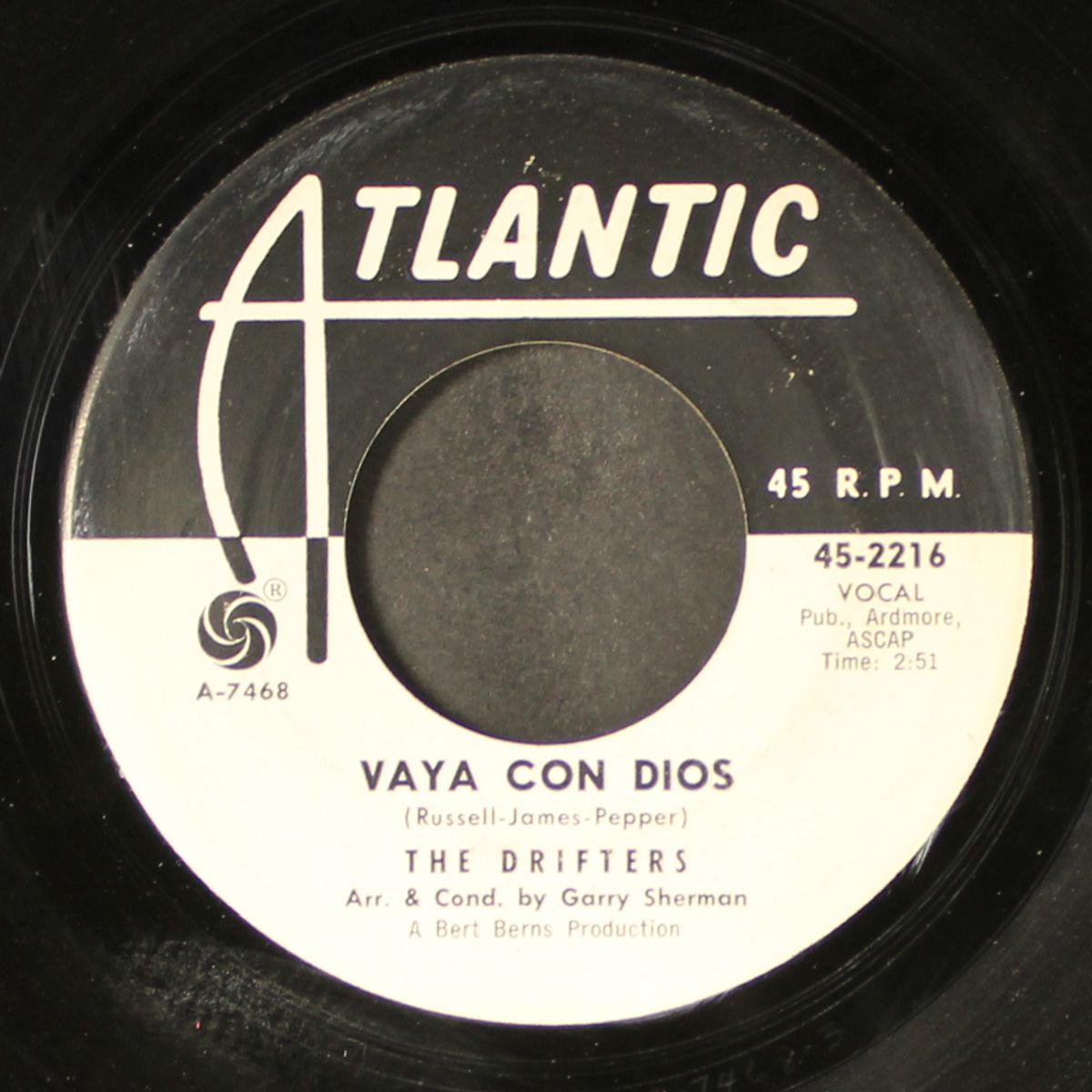 in the land of make believe / vaya con dios by DRIFTERS