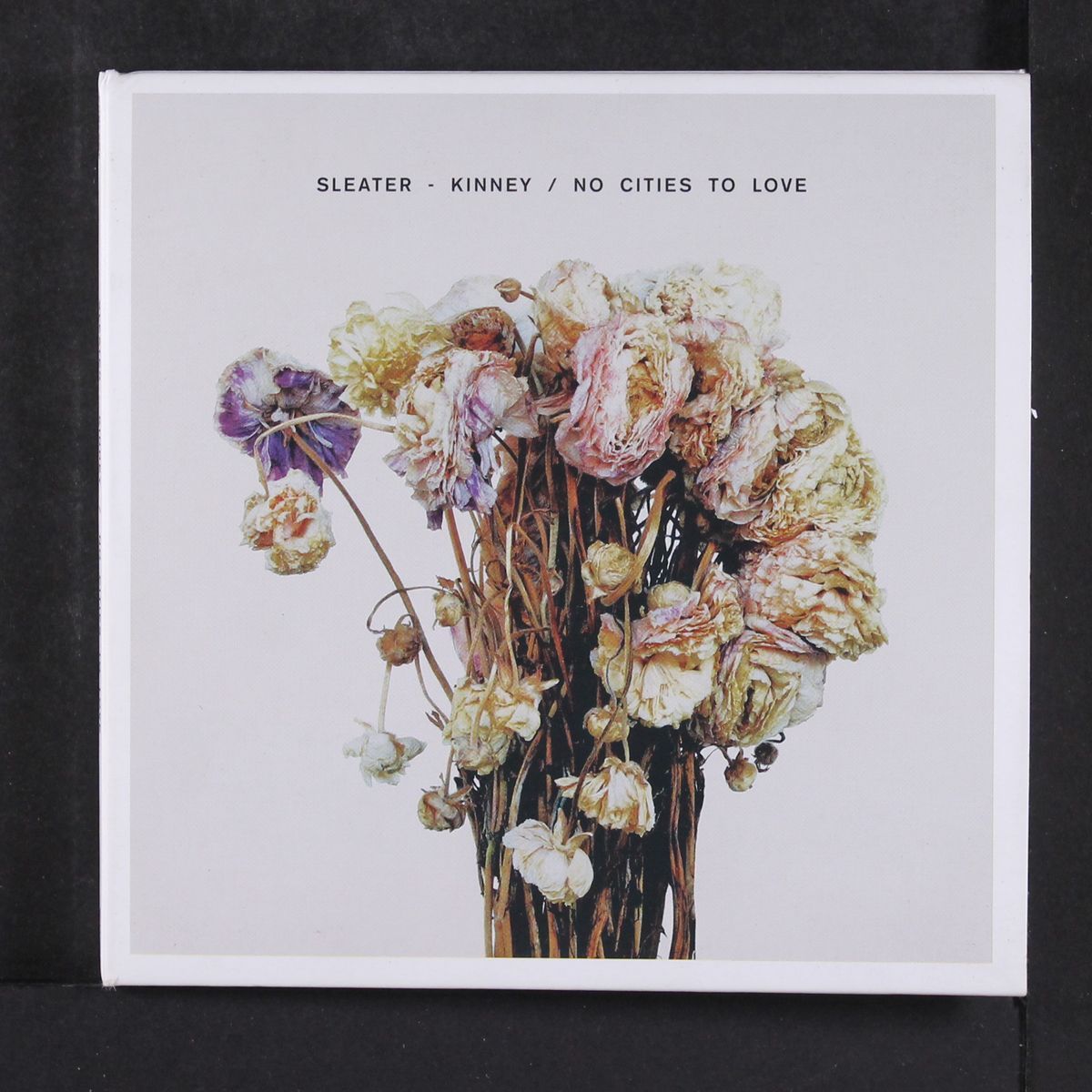no cities to love by SLEATER-KINNEY