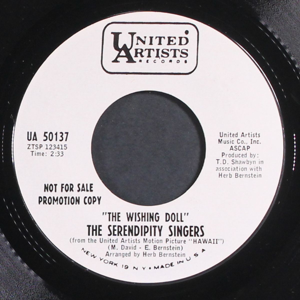 the wishing doll / hawaii by SERENDIPITY SINGERS