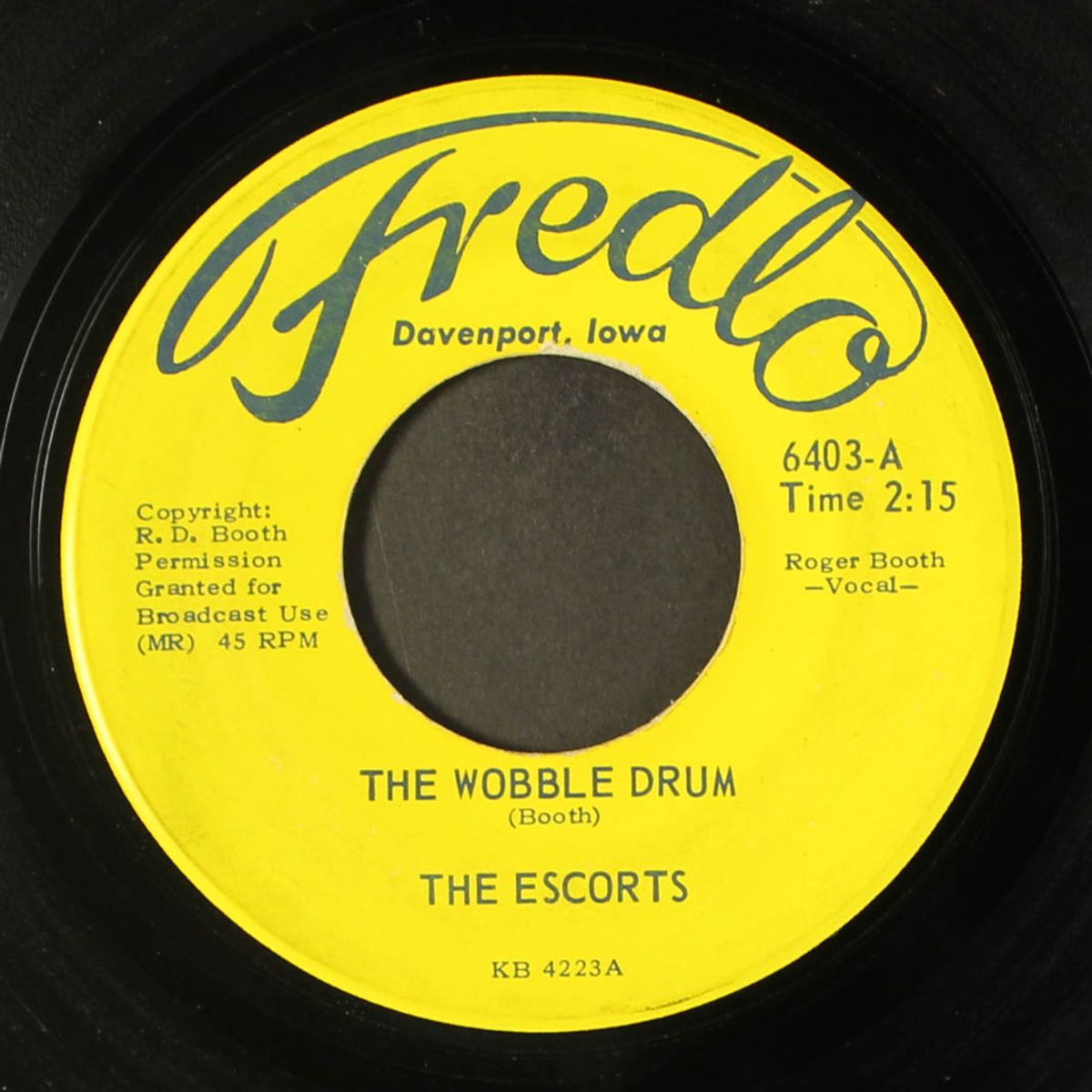 the wobble drum / on top of old smokey by ESCORTS