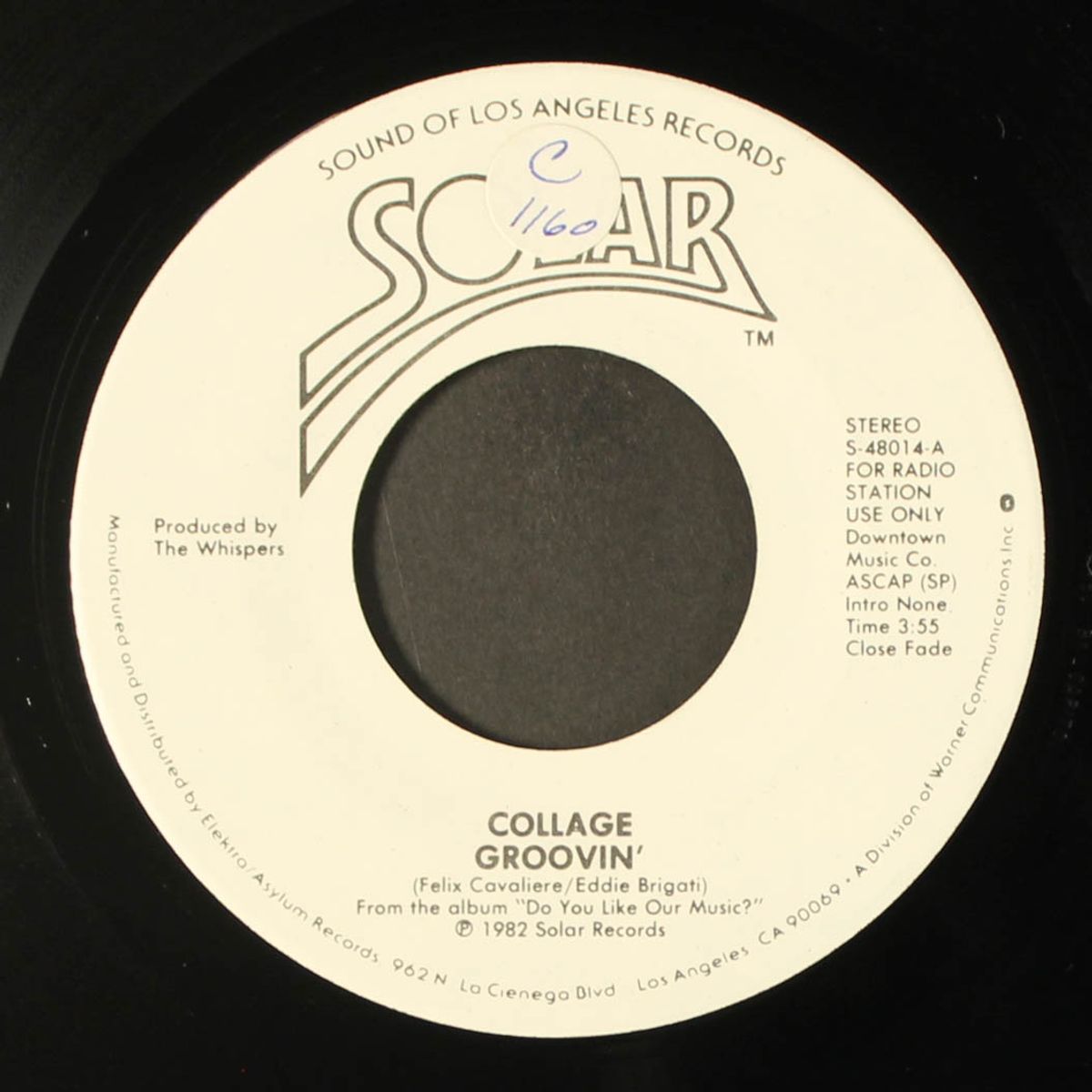 groovin' / mono by COLLAGE
