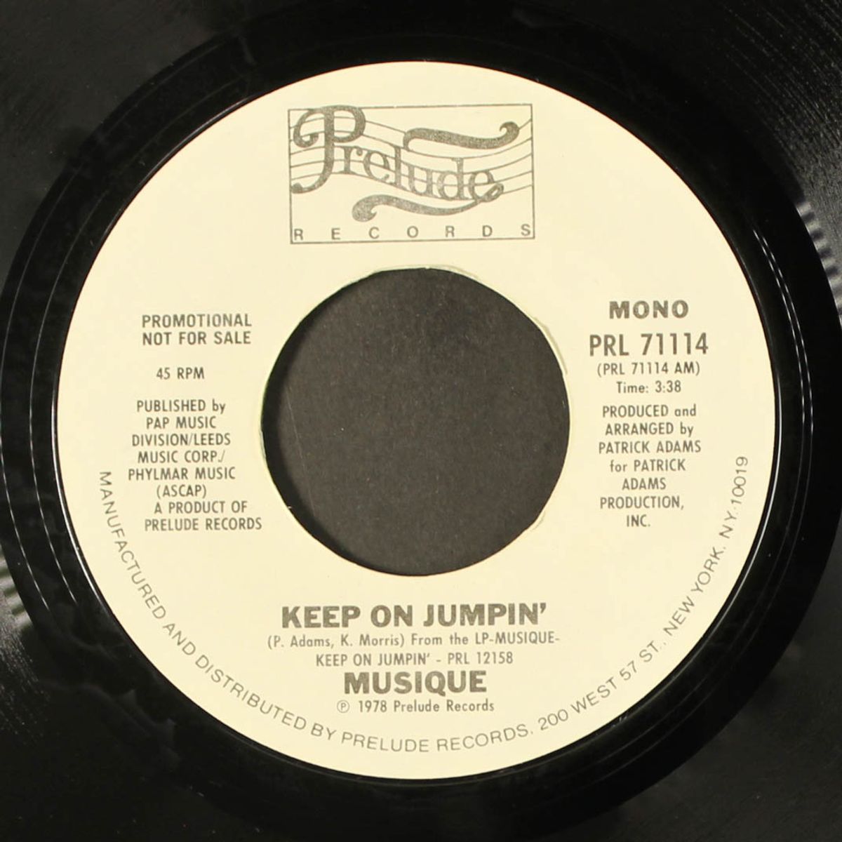 keep on jumpin' / summer love theme by MUSIQUE