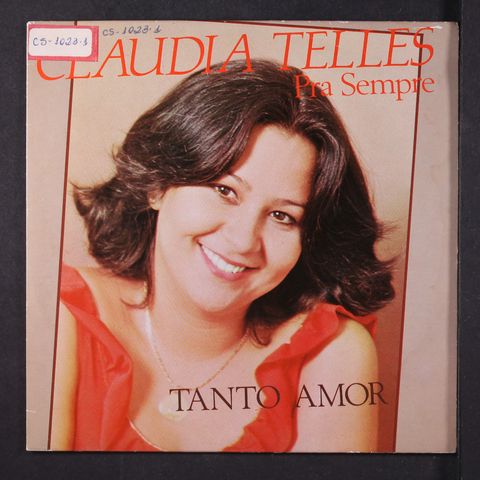 CLAUDIA TELLES