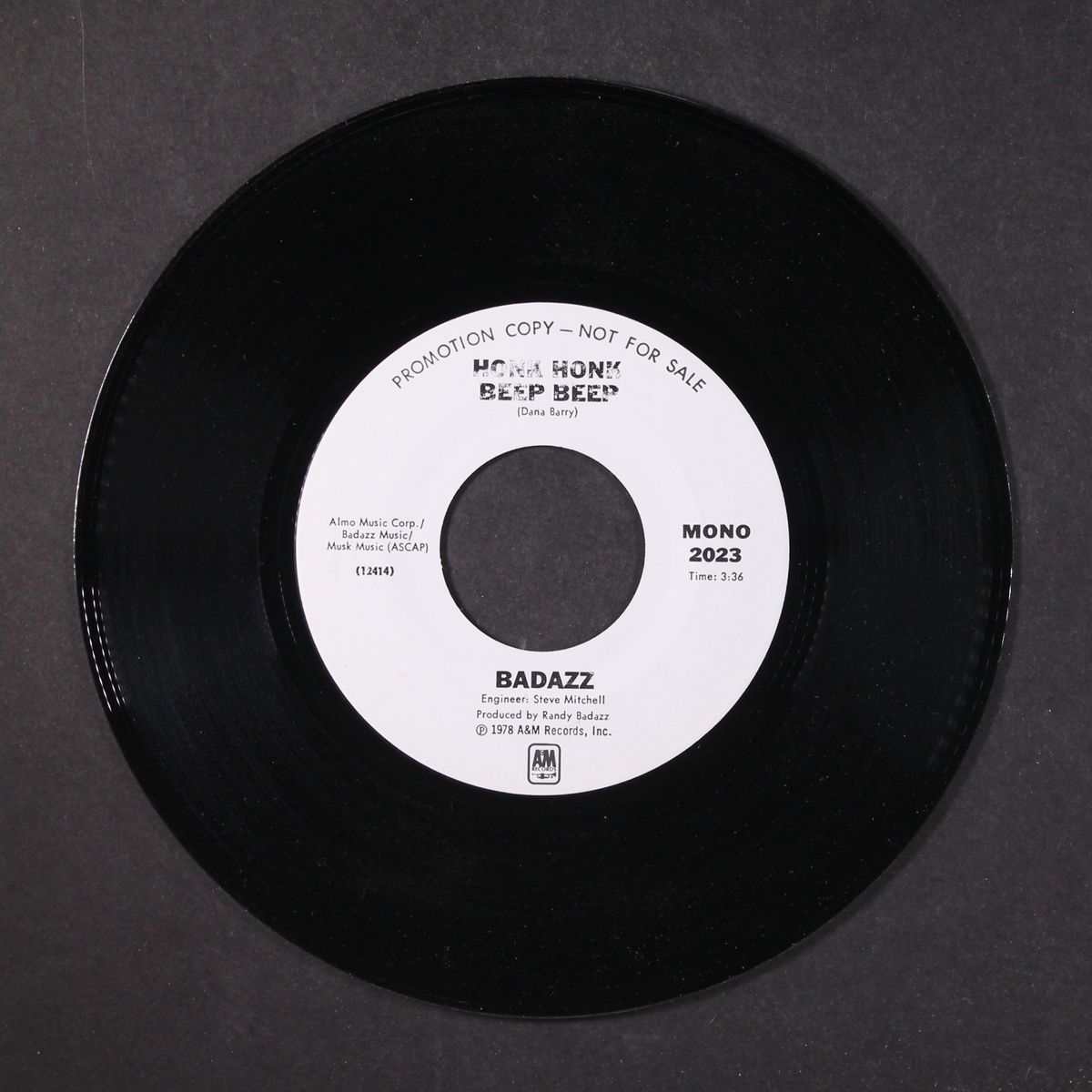 honk honk beep beep / mono by BADAZZ
