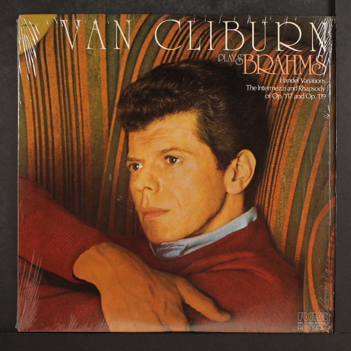 plays brahms by VAN CLIBURN