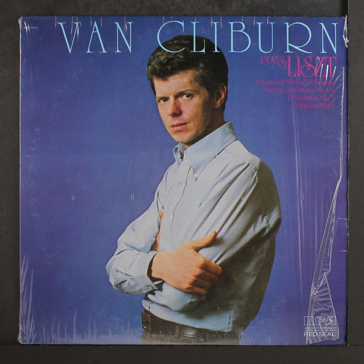 plays liszt by VAN CLIBURN