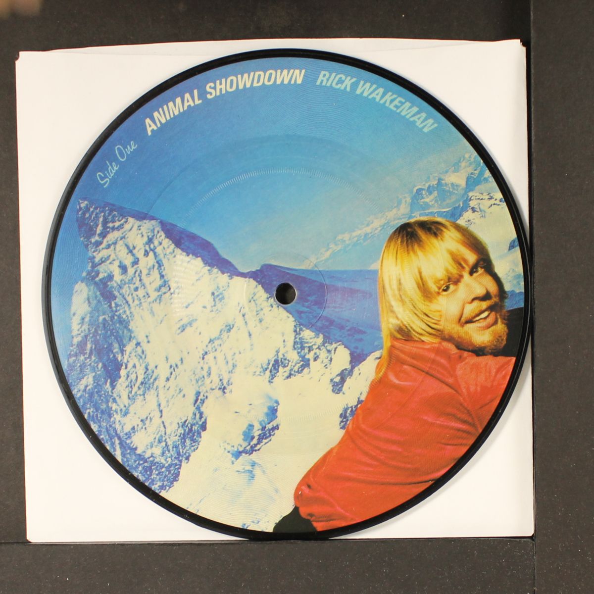 animal showdown / sea horses by RICK WAKEMAN
