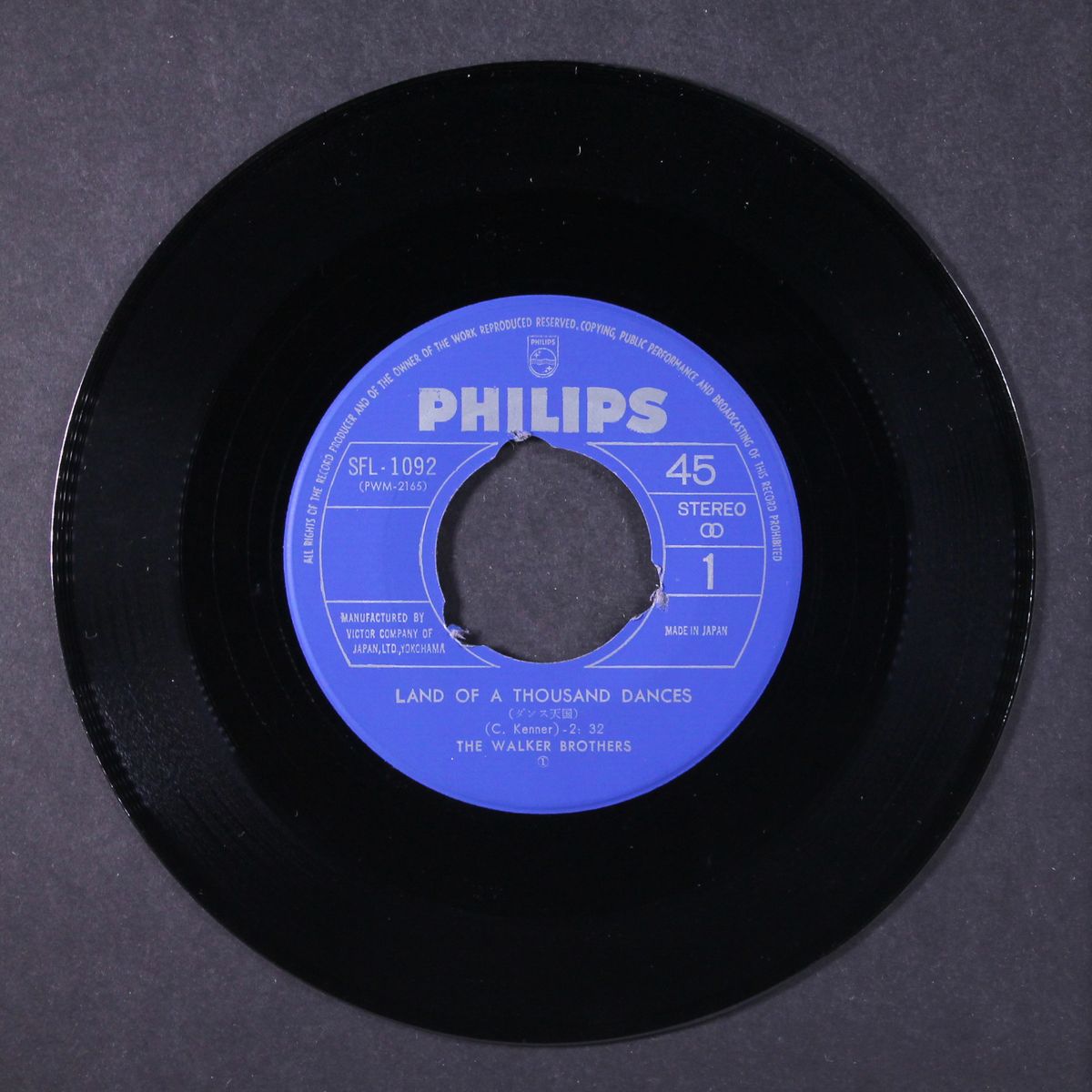 land of a thousand dances / looking for me by WALKER BROTHERS