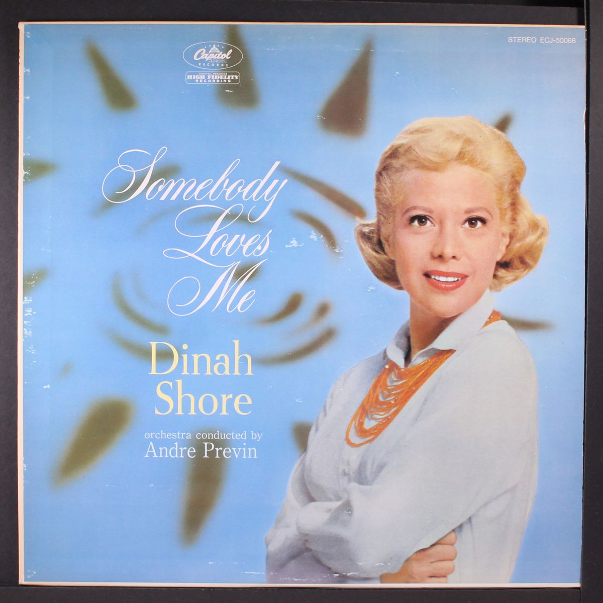 somebody loves me by DINAH SHORE
