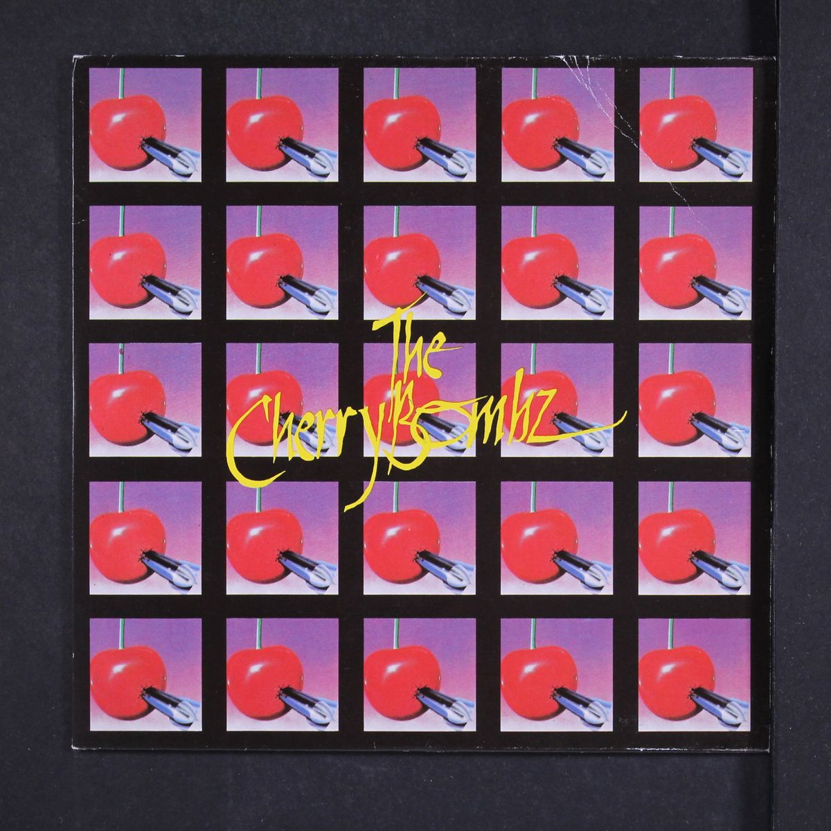 hot girls in love by CHERRY BOMBZ