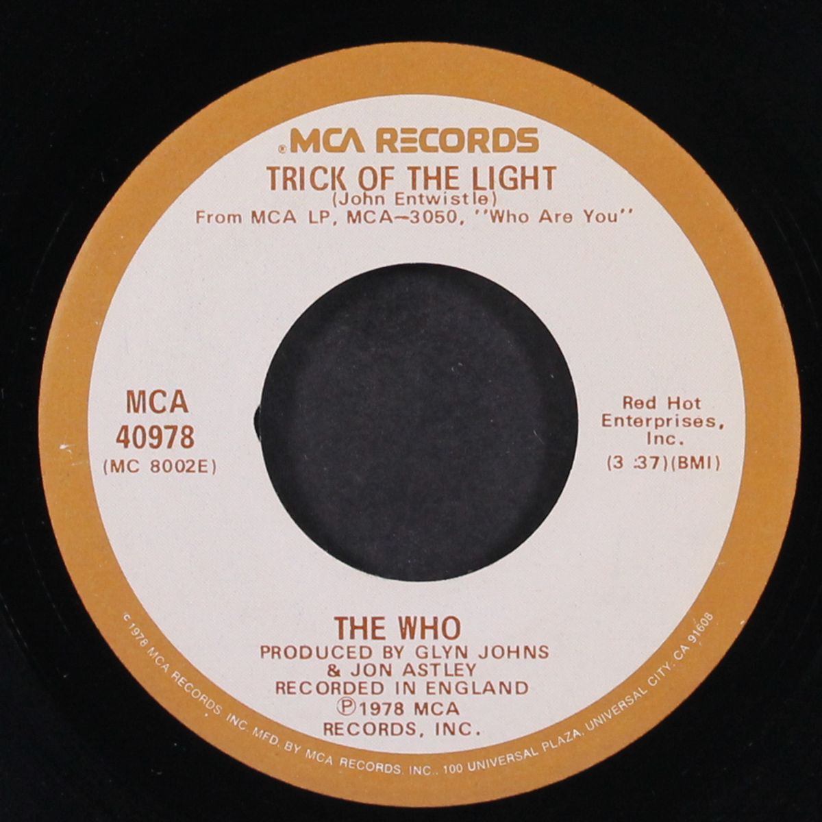 trick of the light / 905 by WHO