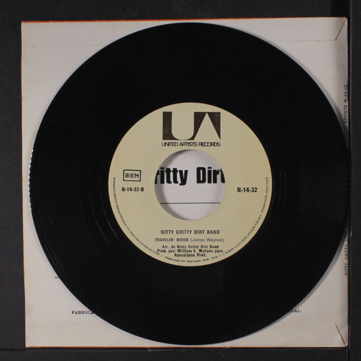 house at pooh corner / travelin' mood by NITTY GRITTY DIRT BAND