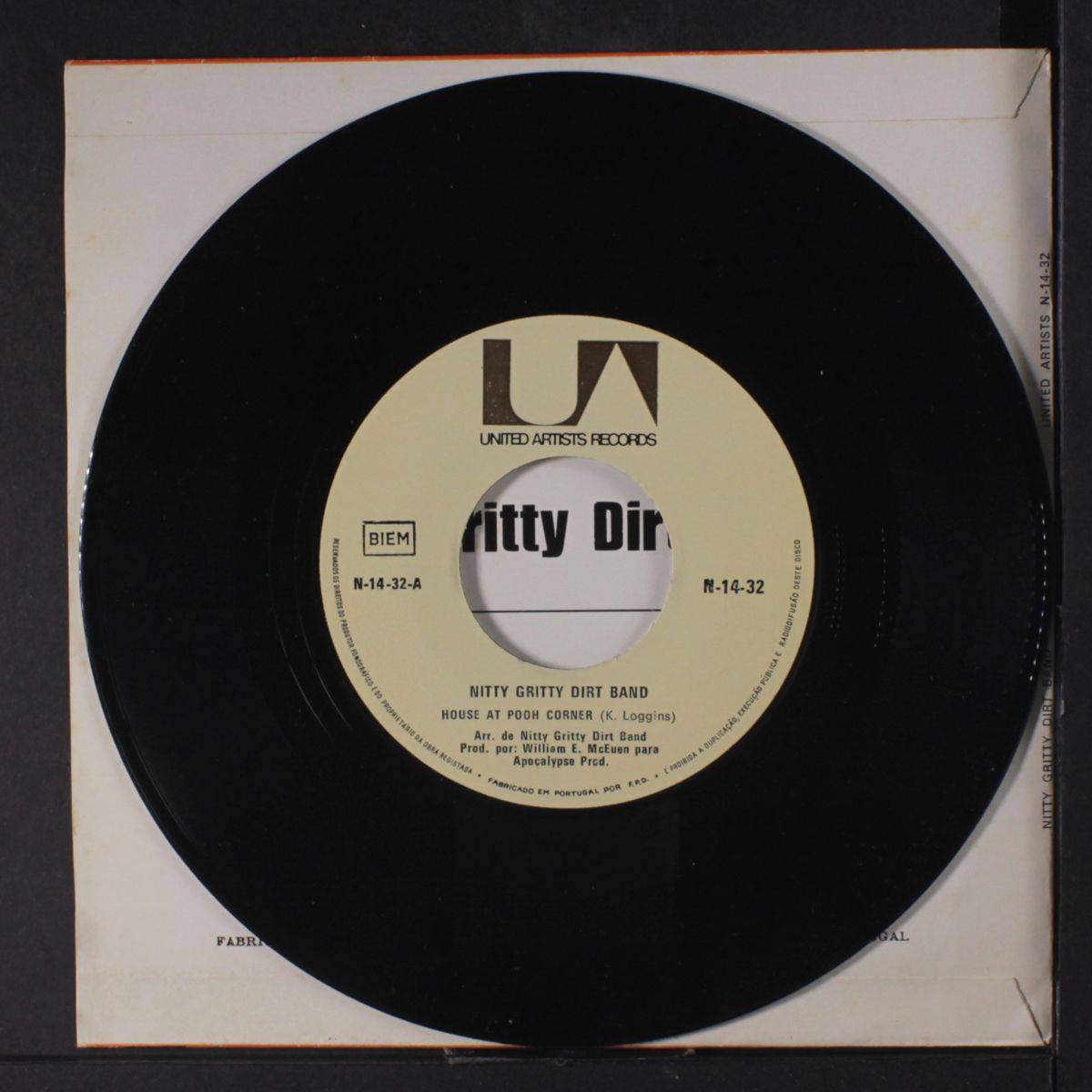 house at pooh corner / travelin' mood by NITTY GRITTY DIRT BAND