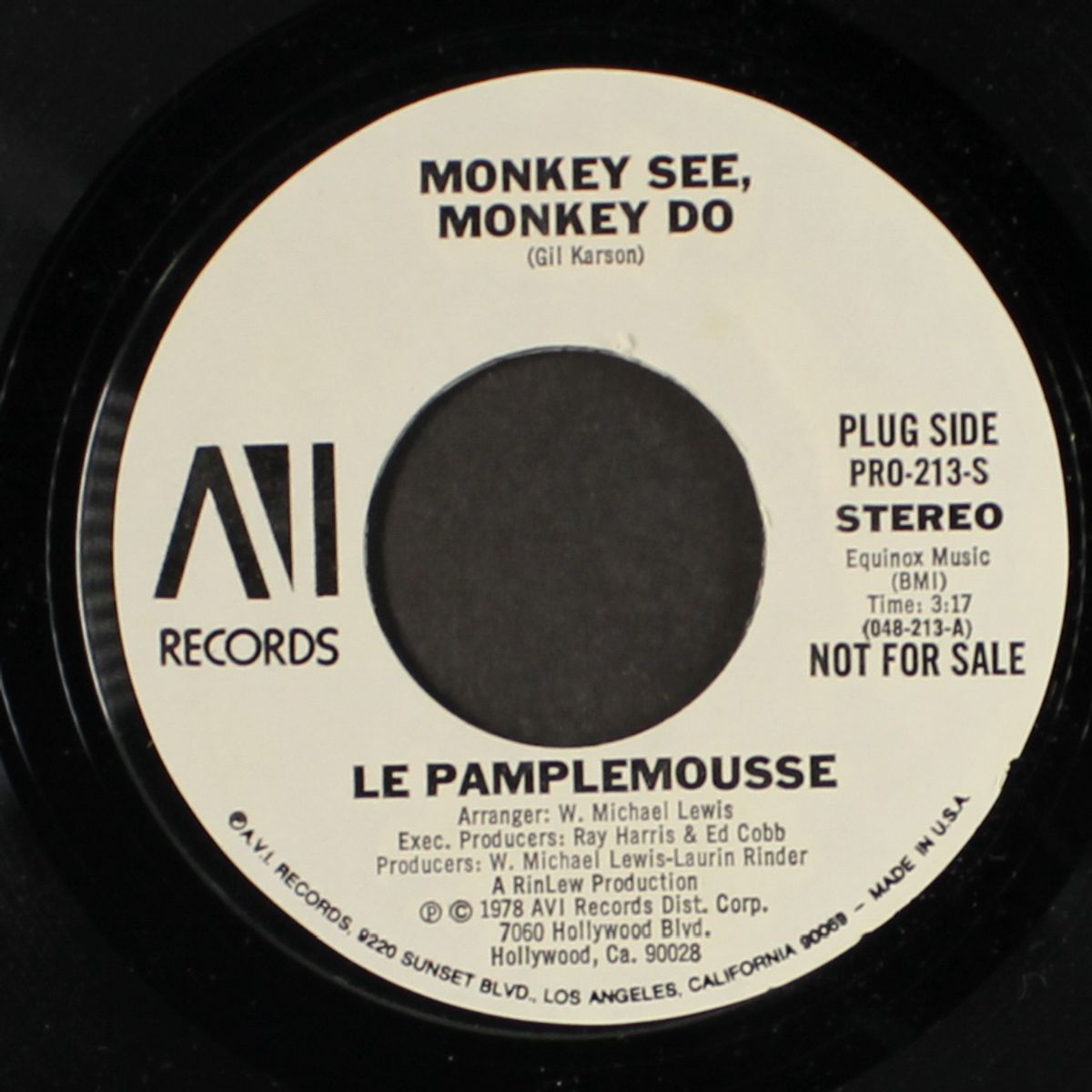 monkey see, monkey do by LE PAMPLEMOUSSE