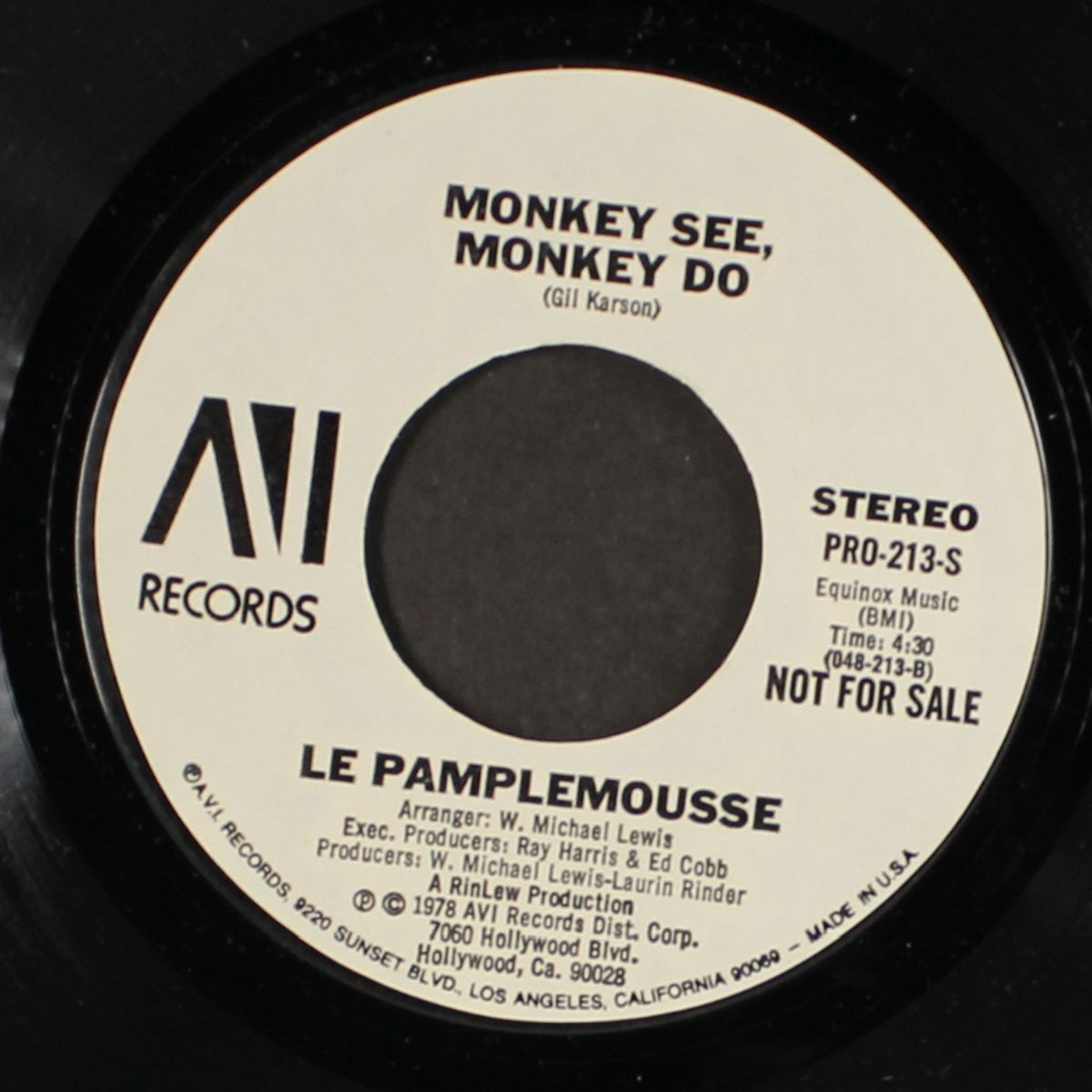 monkey see, monkey do by LE PAMPLEMOUSSE