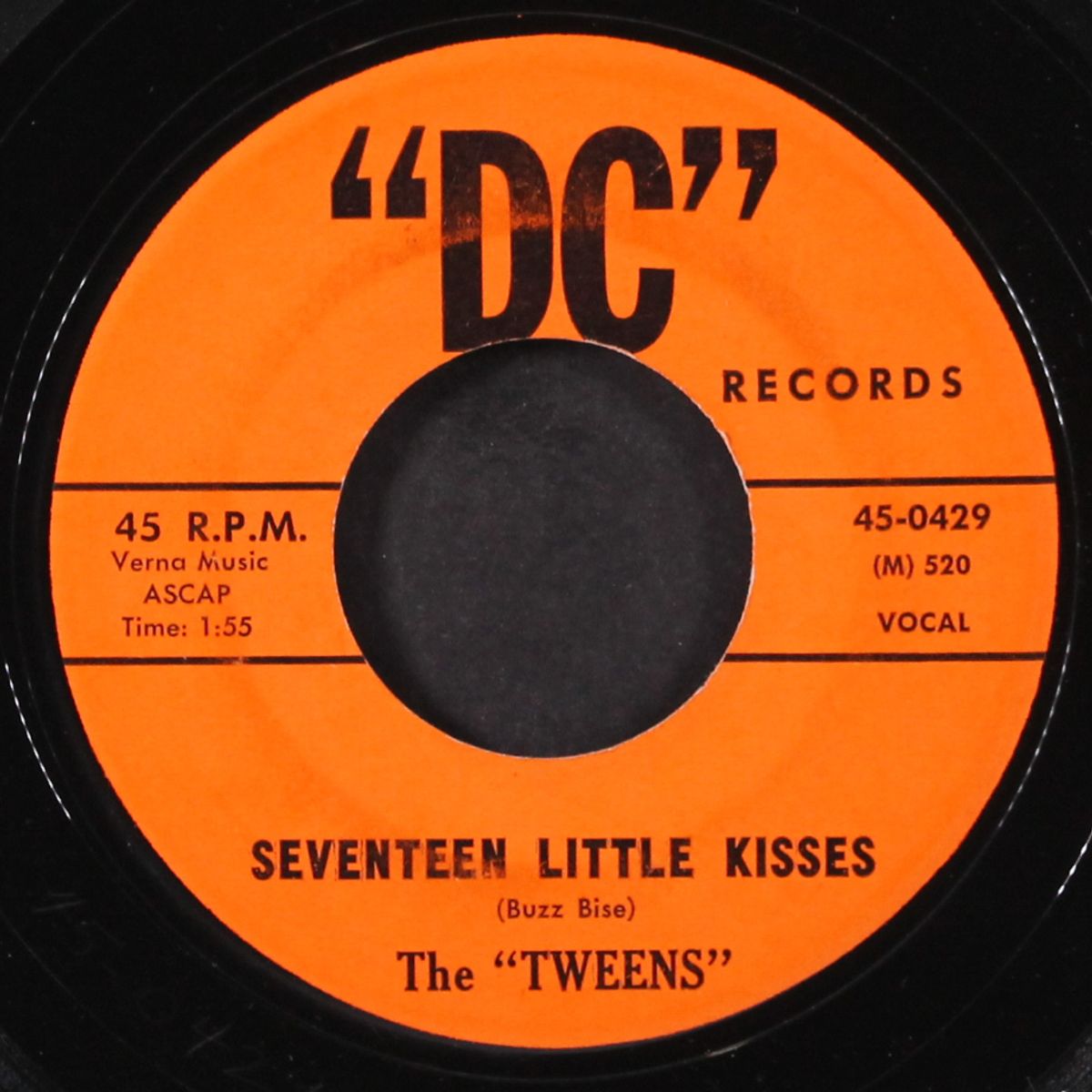 seventeen little kisses / the witches crew by TWEENS