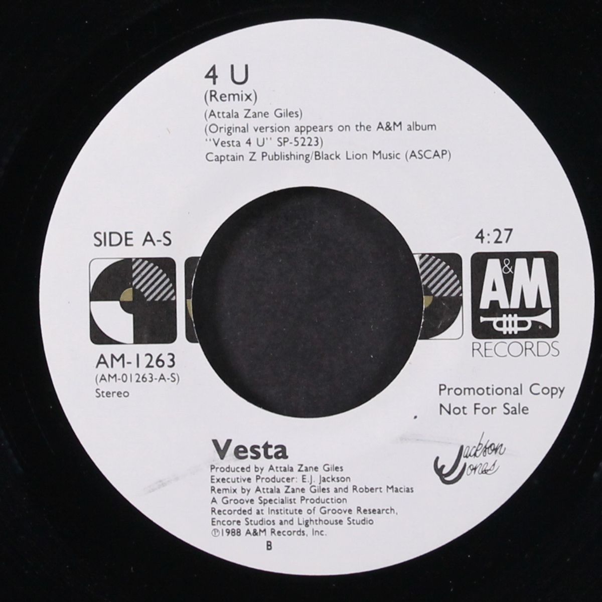 4 u / same by VESTA