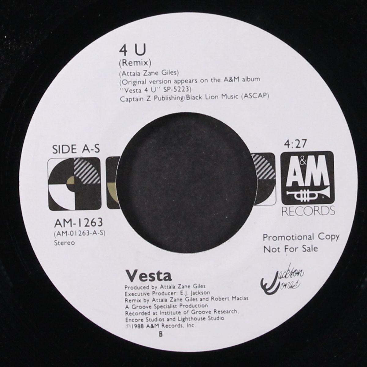 4 u / same by VESTA