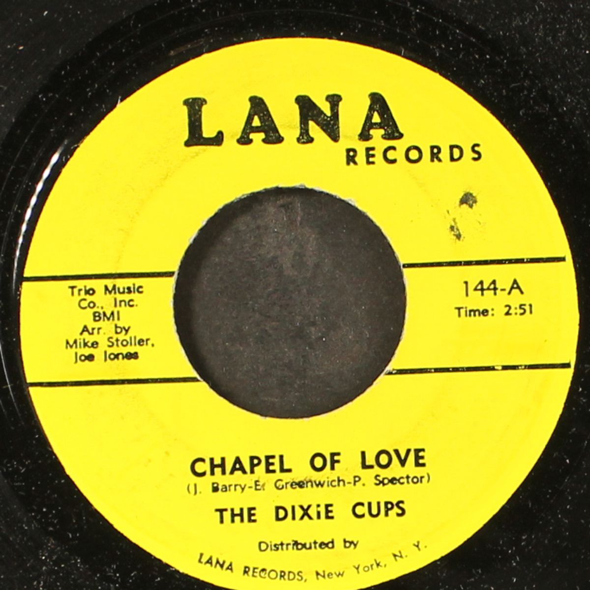 chapel of love / ain't that nice by DIXIE CUPS