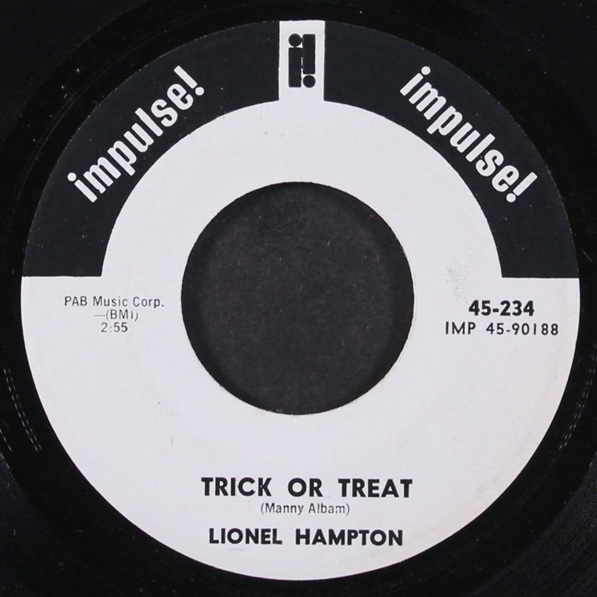 trick or treat / cute by LIONEL HAMPTON