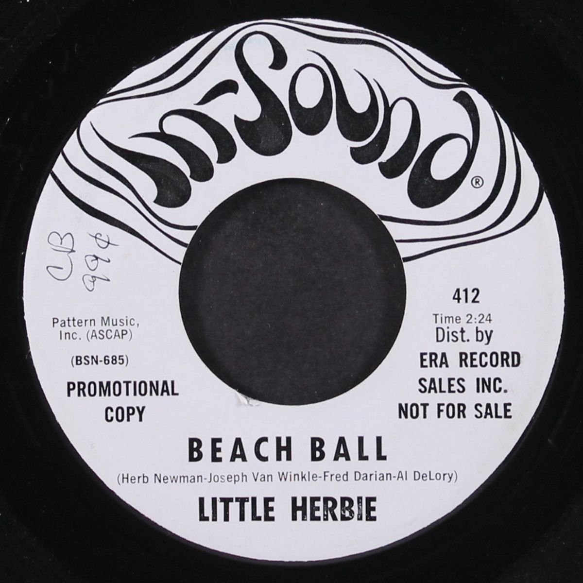 i want my beach ball / beach ball by LITTLE HERBIE