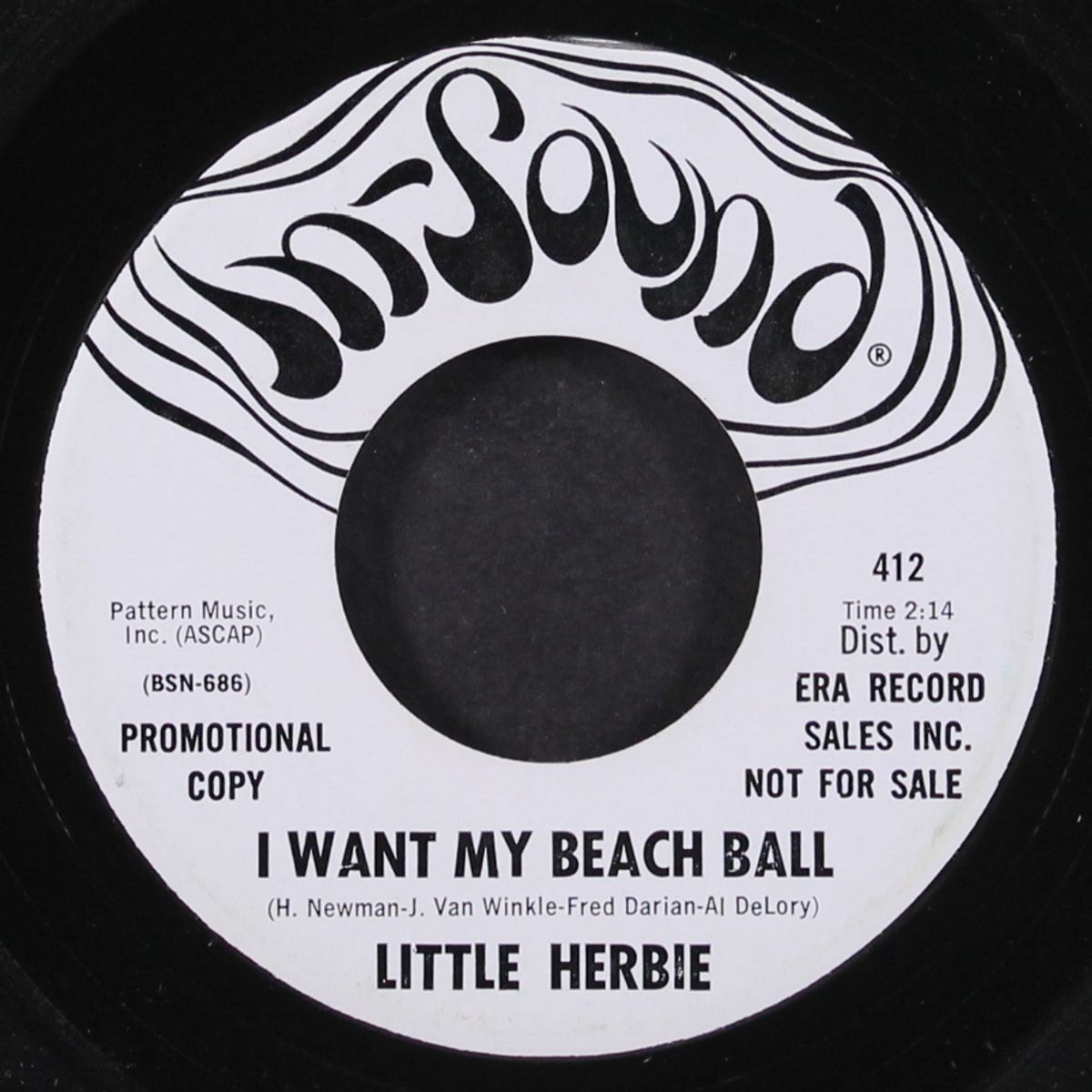 i want my beach ball / beach ball by LITTLE HERBIE