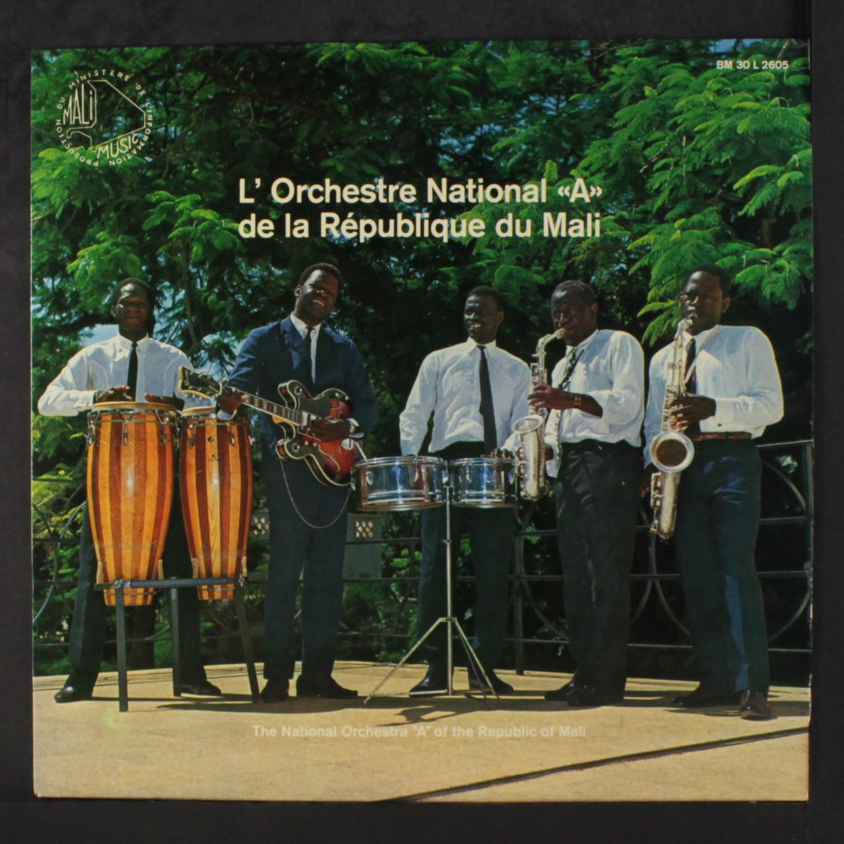 l'orchestre national "a" de la republique du mali by L'ORCHESTRE NATIONAL "A" DE LA REPUBLIQU