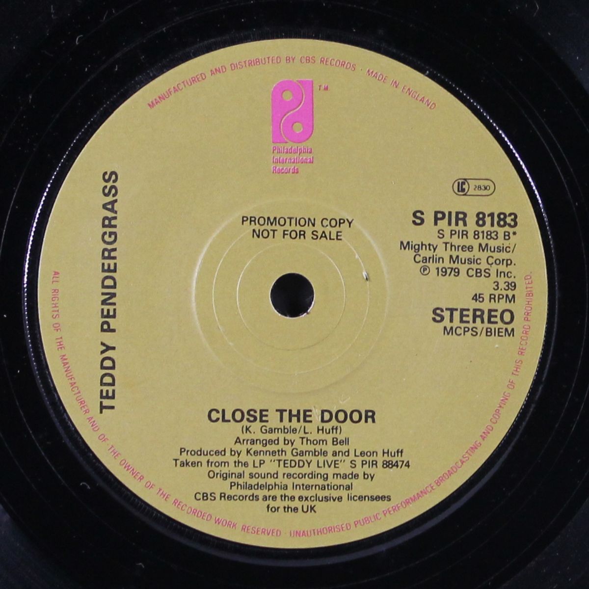 shout and scream / close the door by TEDDY PENDERGRASS