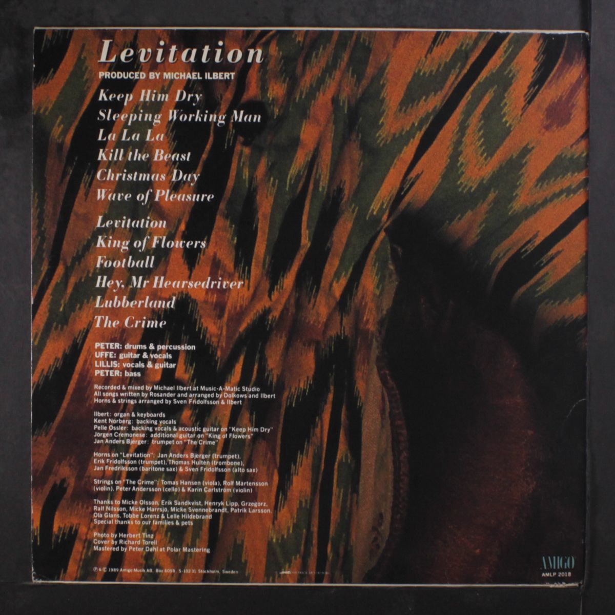 levitation by DOLKOWS