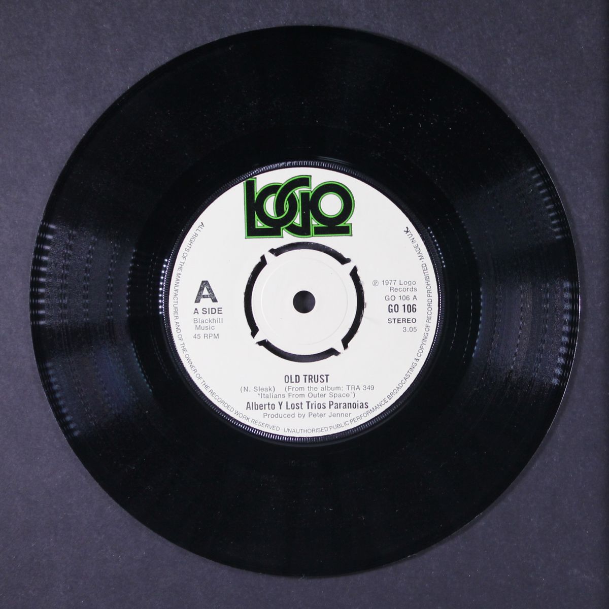 old trust / +2 by ALBERTO Y LOST TRIOS PARANOIAS