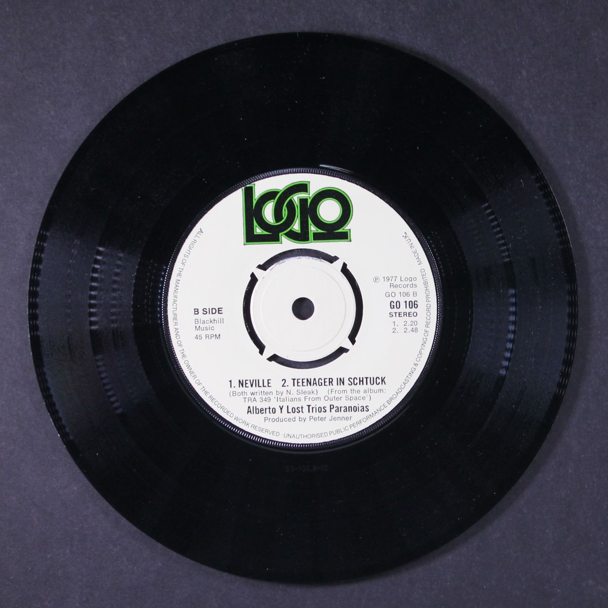 old trust / +2 by ALBERTO Y LOST TRIOS PARANOIAS