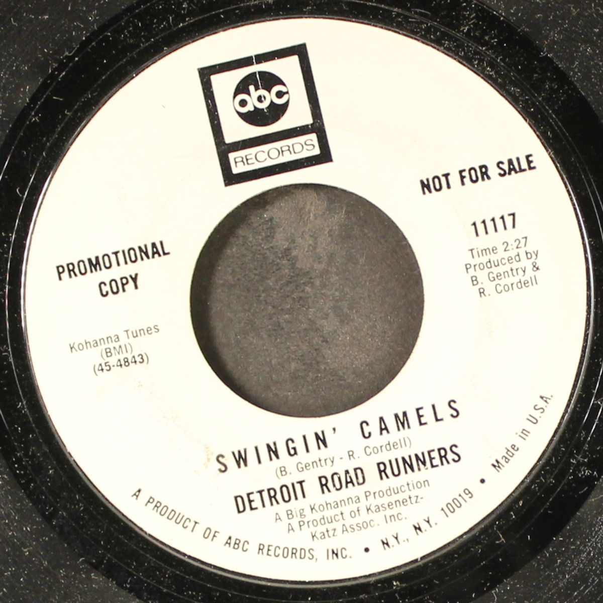 swingin' camels / new kind of love by DETROIT ROAD RUNNERS