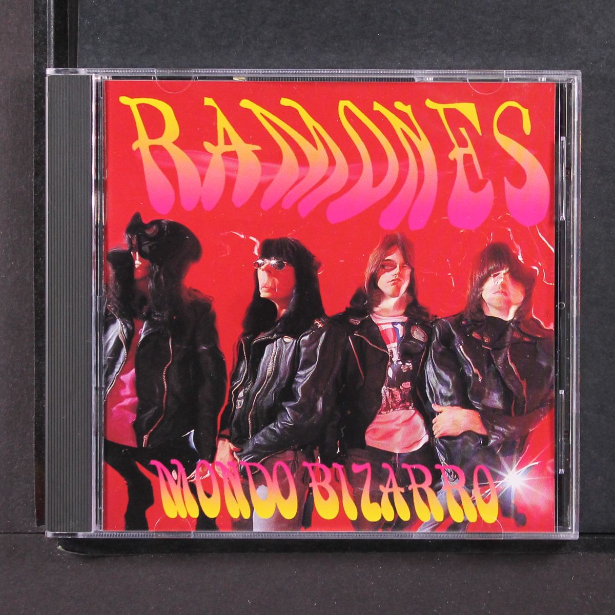 mondo bizarro by RAMONES