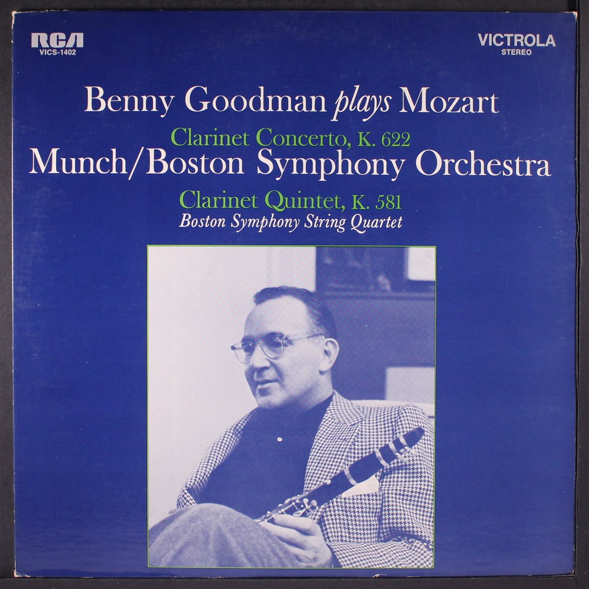 plays mozart by BENNY GOODMAN