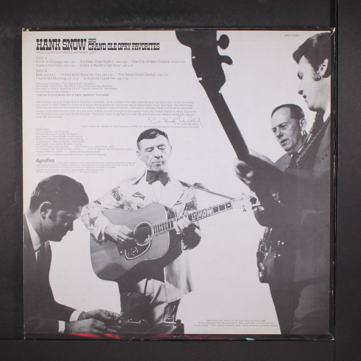 sings grand ole opry favorites by HANK SNOW