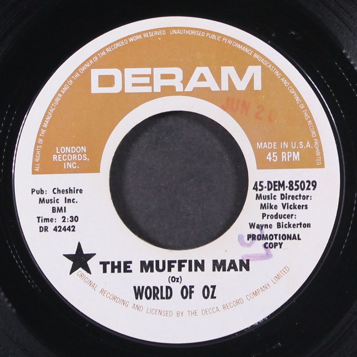 the muffin man / peter's birthday by WORLD OF OZ