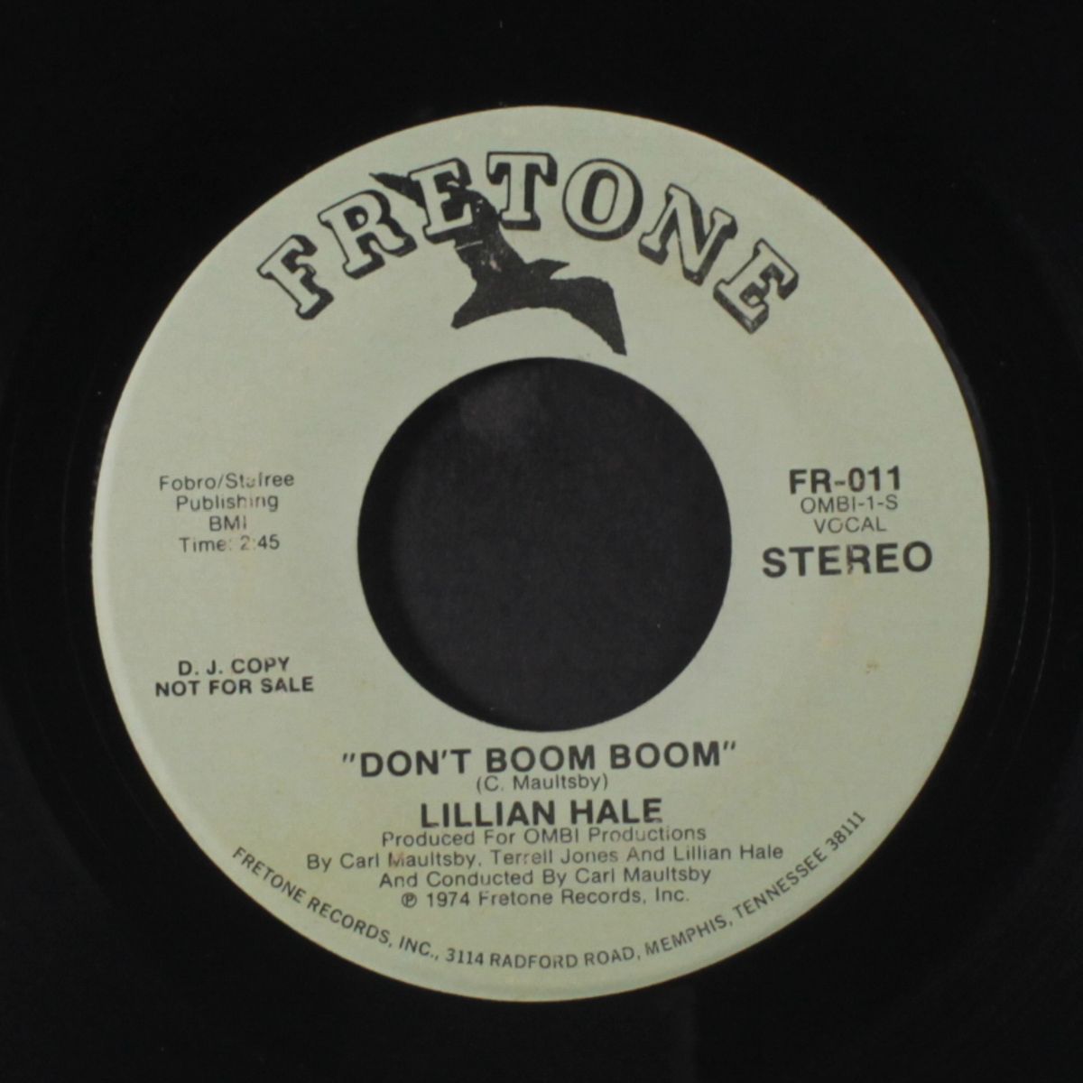 don't boom boom / mono by LILLIAN HALE