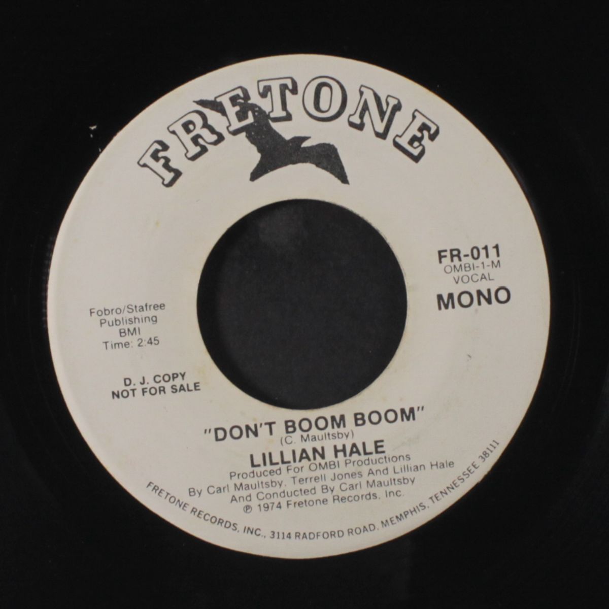 don't boom boom / mono by LILLIAN HALE