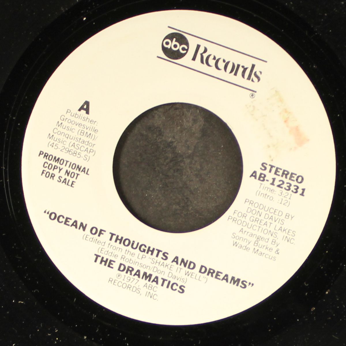 ocean of thoughts and dreams / mono by DRAMATICS