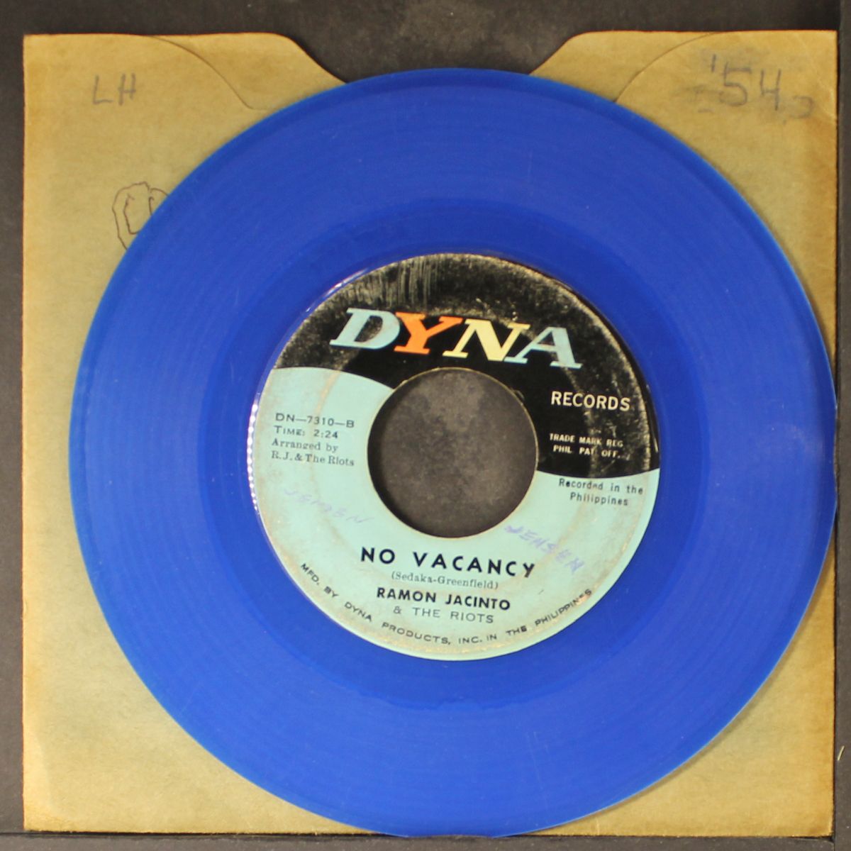 mashi-mashi / no vacancy by RAMON JACINTO & RIOTS