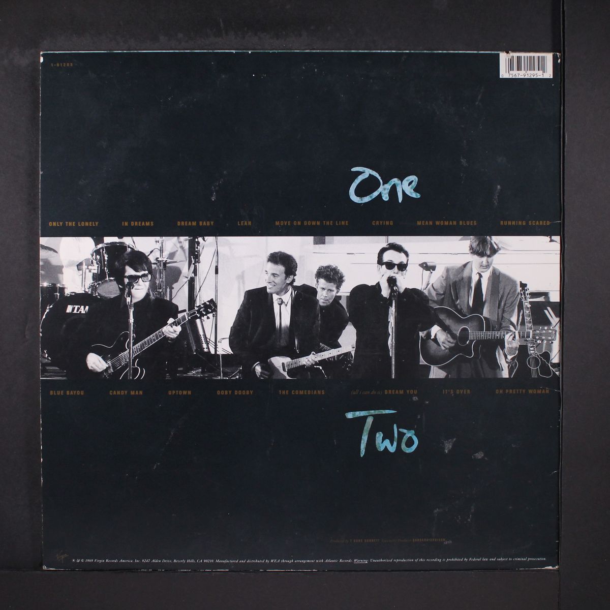 a black and white night live by ROY ORBISON & FRIENDS