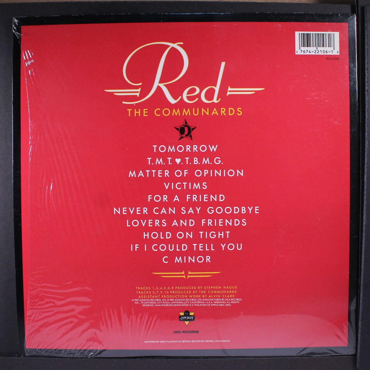 red by COMMUNARDS